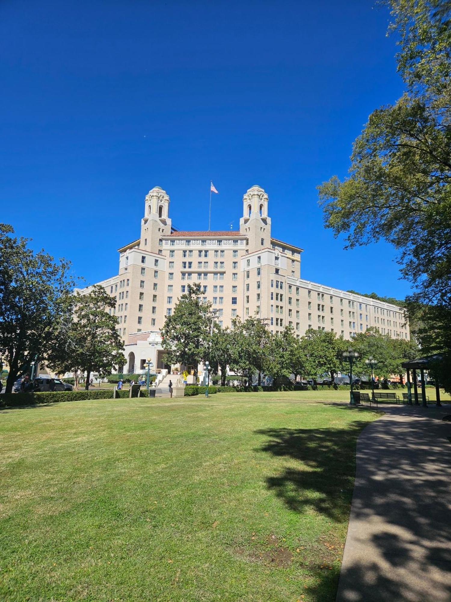 Arlington Resort Hotel & Spa Hot Springs Exterior photo