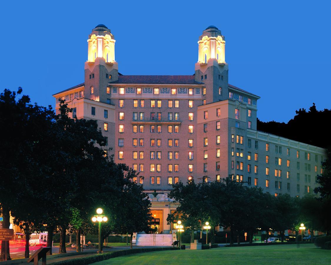 Arlington Resort Hotel & Spa Hot Springs Exterior photo