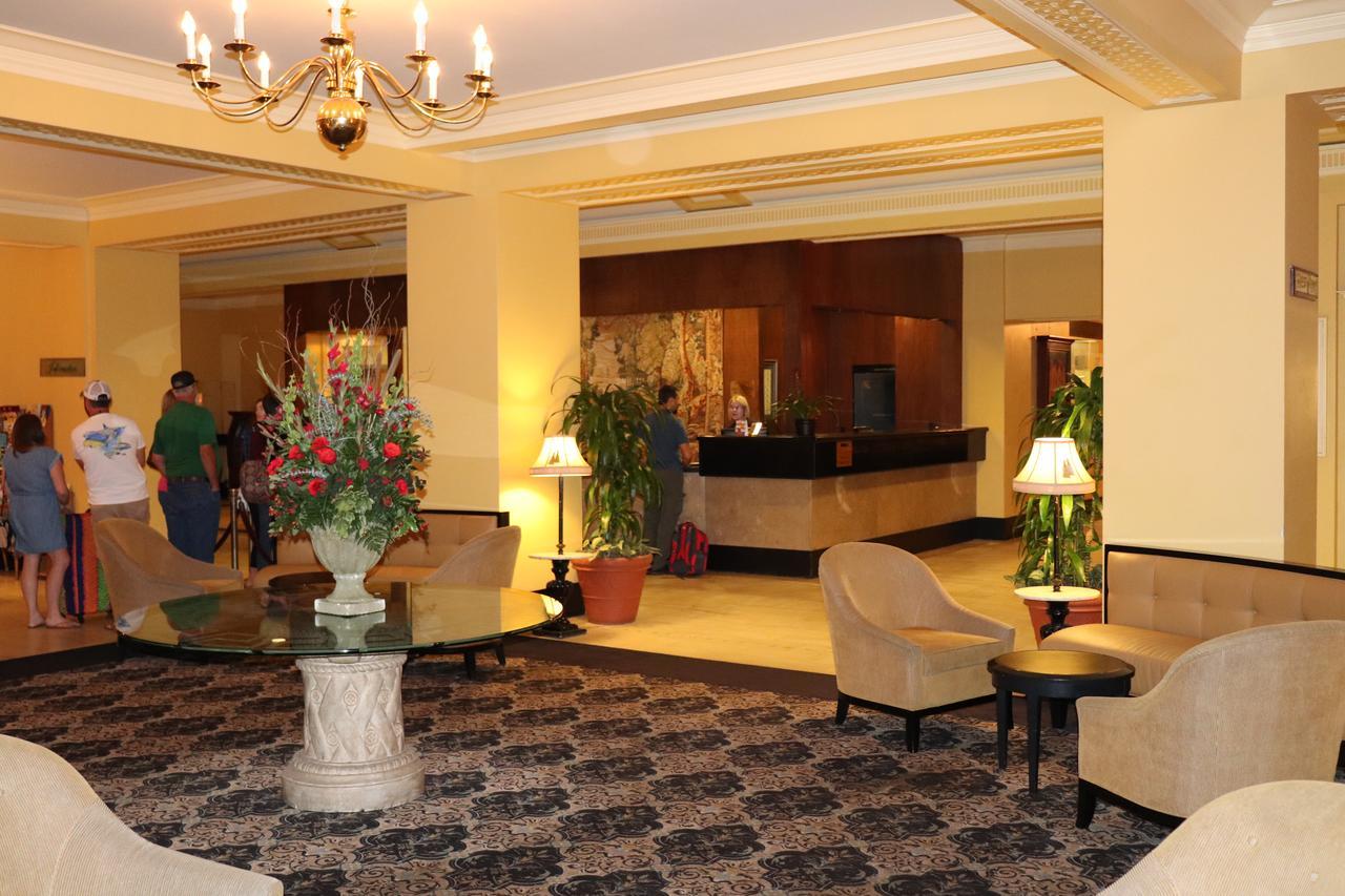 Arlington Resort Hotel & Spa Hot Springs Exterior photo