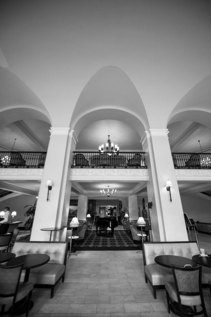 Arlington Resort Hotel & Spa Hot Springs Exterior photo